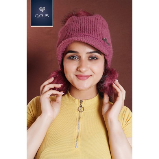 Cap with three pom pom 