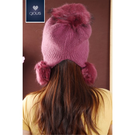 Cap with three pom pom 